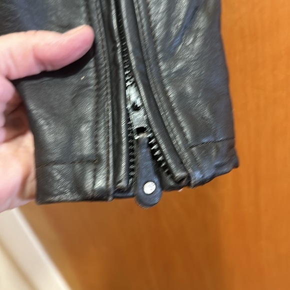 Leather women’s riding jacket size large - Picture 4 of 8